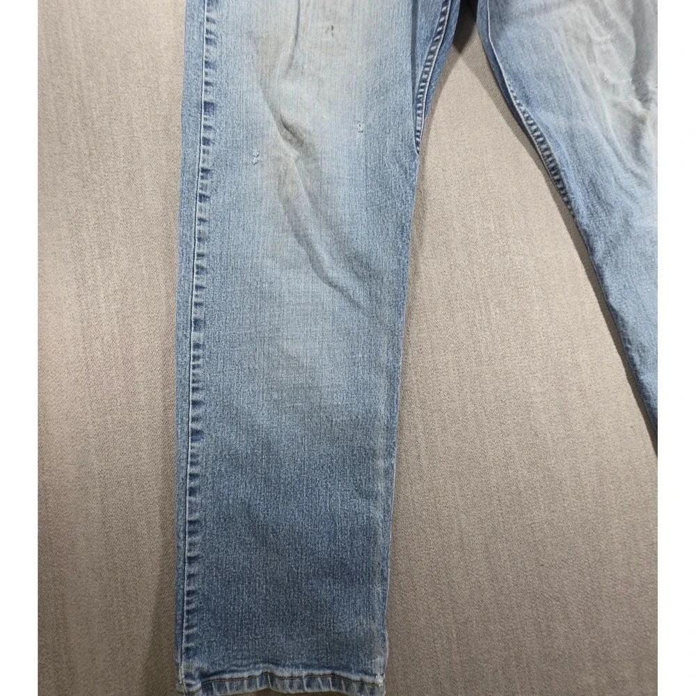 Wrangler Jeans Mens 38x32 Light Wash Relaxed Fit Distressed Denim 97FXWXD